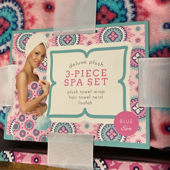 COPY - Deluxe Plush 3-Piece Spa Set - Picture 2 of 2